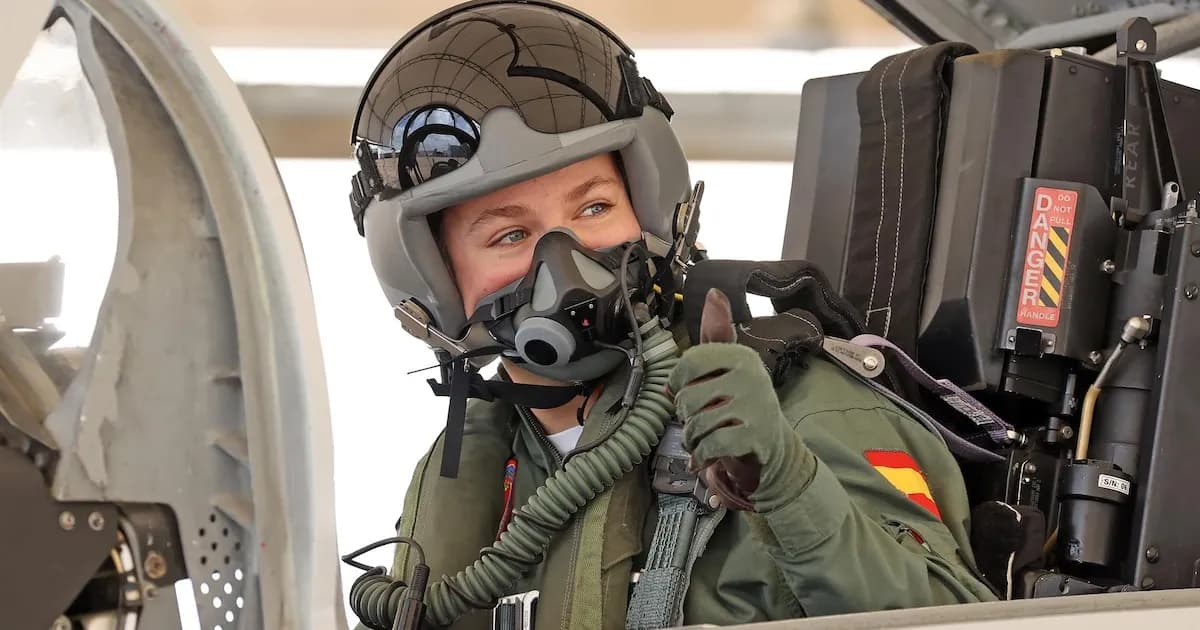 La Princesa Leonor realiza su primer vuelo en un F-5 en su formación militar
