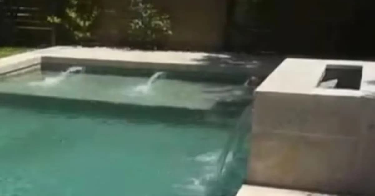 Manuel Adorni en la mira: la cascada que desata polémica en su residencia de Indio Cúa