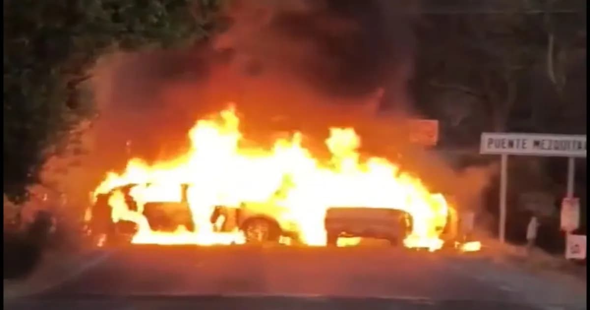 Bloqueo en Autlán de Navarro: Clases suspendidas y alerta máxima en la localidad