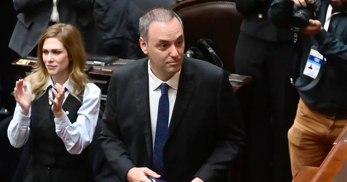 Continúan las declaraciones en el caso Adorni: hoy testifica el hijo de una jubilada acreedora
