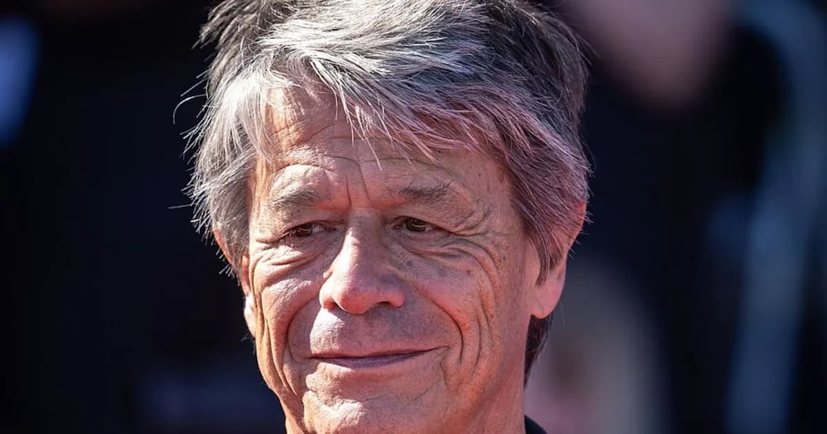 Emmanuel Carrère: El autor que transformó la narrativa contemporánea en Francia
