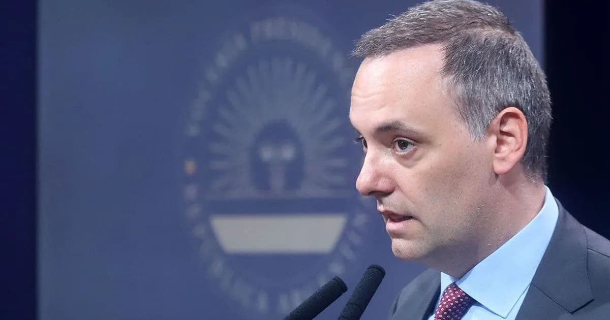 Testimonio revela un pago oculto en la compra del departamento de Manuel Adorni