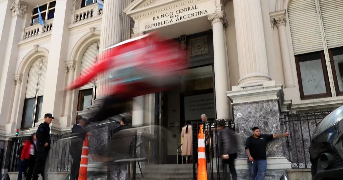 Paro Nacional de Bancarios: Protesta en el BCRA y el Banco Hipotecario por Despidos