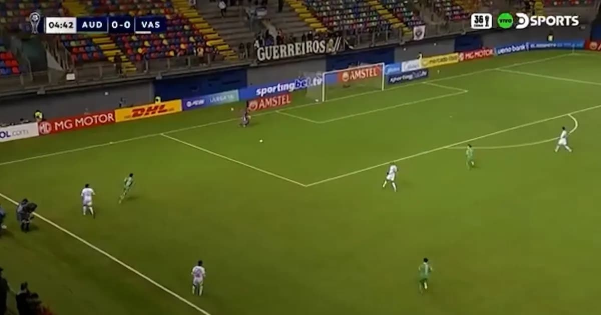 Un insólito gol en contra marca el destino del partido entre Audax Italiano y Vasco da Gama