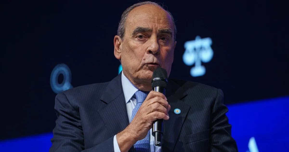 Francos critica la gestión de Adorni y la crisis en el gabinete de Milei