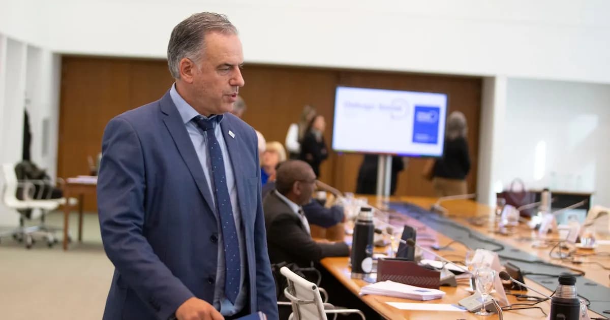 Uruguay enfrenta dilemas fiscales por propuestas de reforma previsional