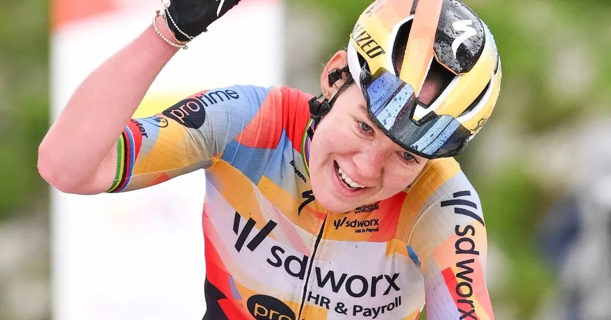 Van der Breggen brilla en Les Praeres y Blasi se destaca en la Vuelta Femenina