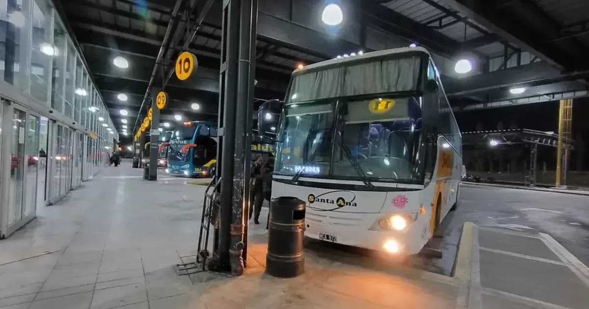 Crisis del transporte en provincias: aumentos de tarifas y suspensiones de trabajadores