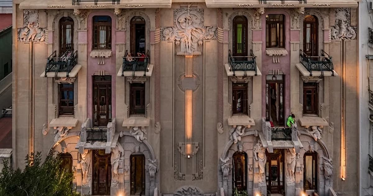 La Casa Calise: Joyas del Art Nouveau en el Corazón de Buenos Aires