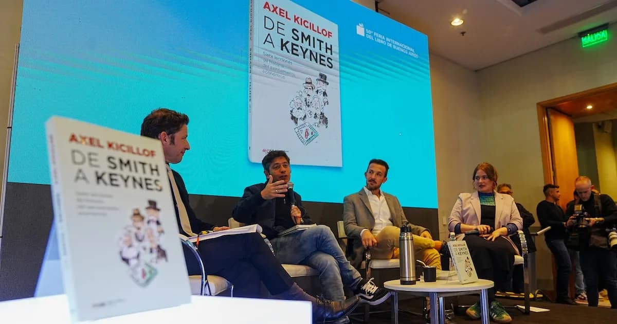 Kicillof critica al gobierno en la presentación de su libro "De Smith a Keynes"