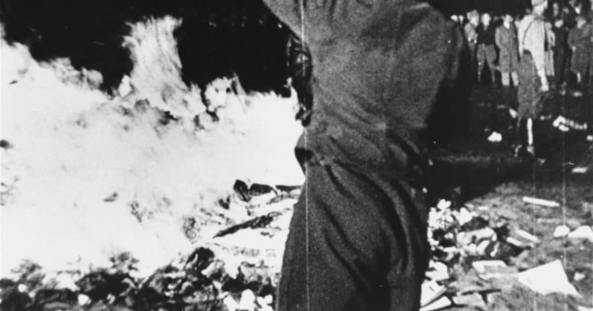 La noche que marcó la historia: la quema de libros en Berlín y su significado cultural