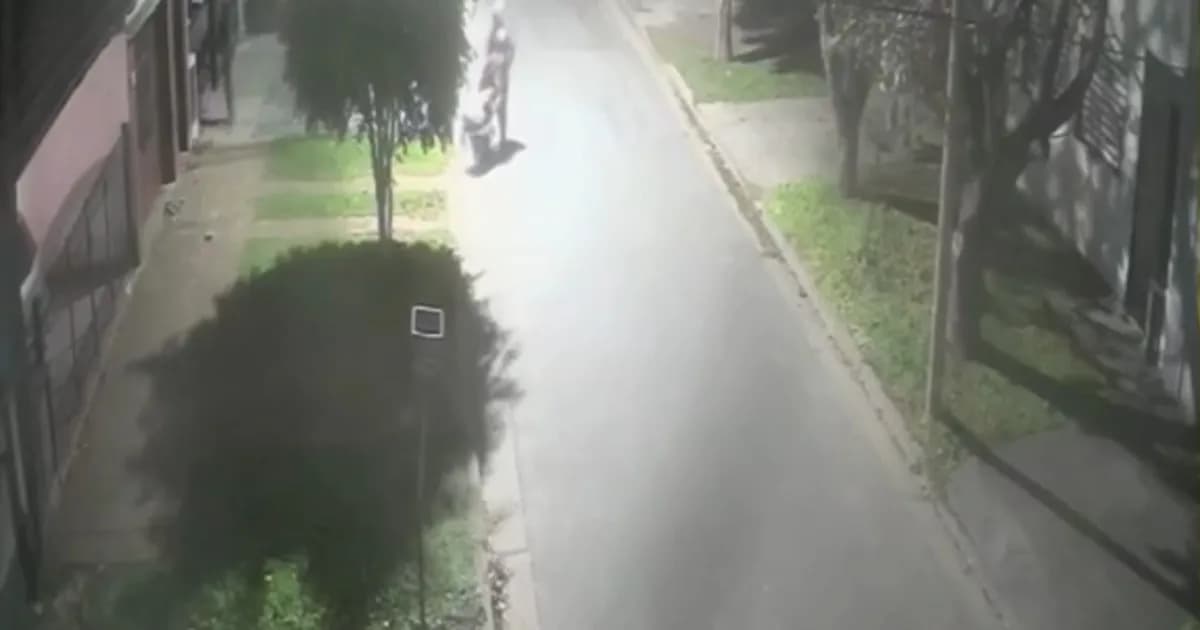 Alarma en La Plata: Pareja roba caños de cobre y genera riesgo de fugas de gas