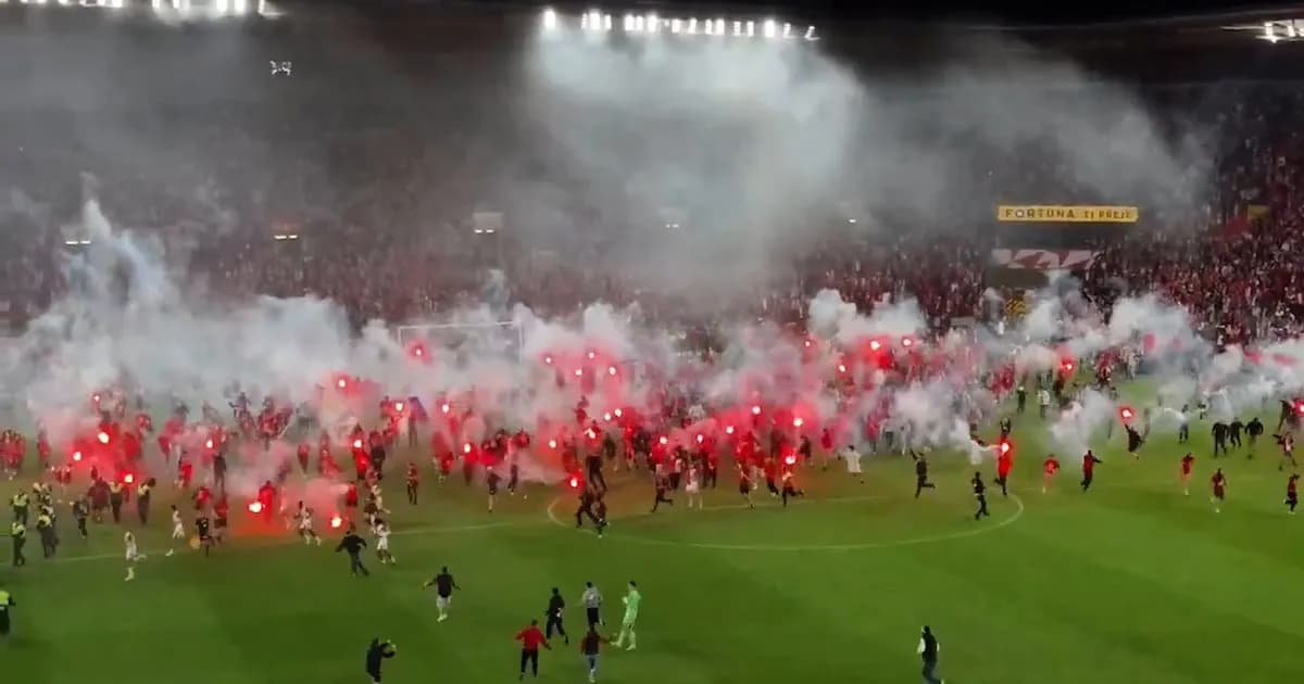 Violencia en el Clásico Praguense: Un derbi suspendido por ataques de ultras