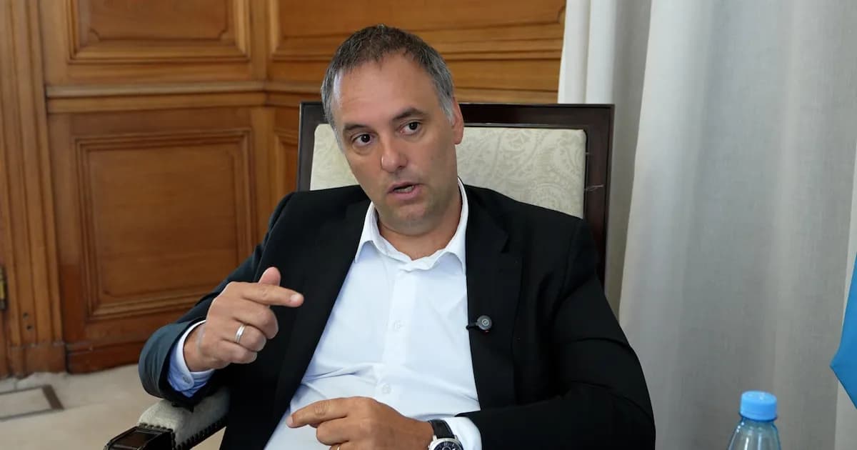 Nuevo portal para denunciar tasas municipales en medio de tensiones gubernamentales