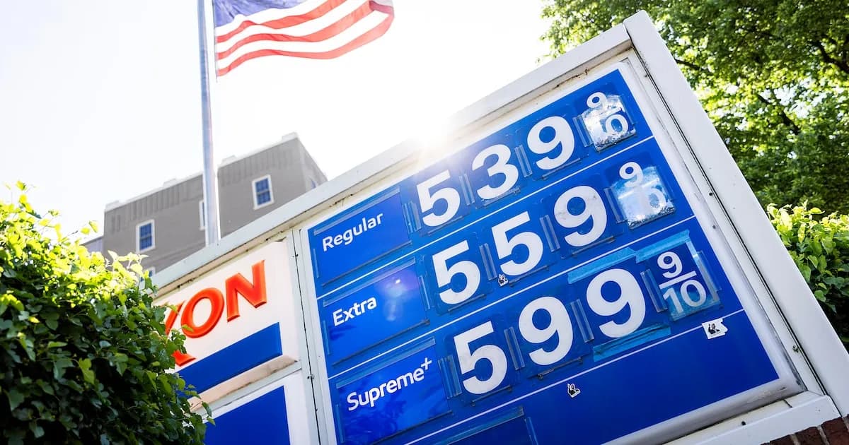 Estados Unidos evalúa suspender temporalmente el impuesto a la gasolina por el aumento de precios