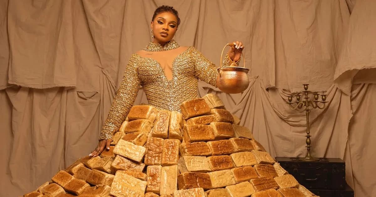 Un vestido de panes paraliza la alfombra roja de los Africa Magic Viewers’ Choice Awards