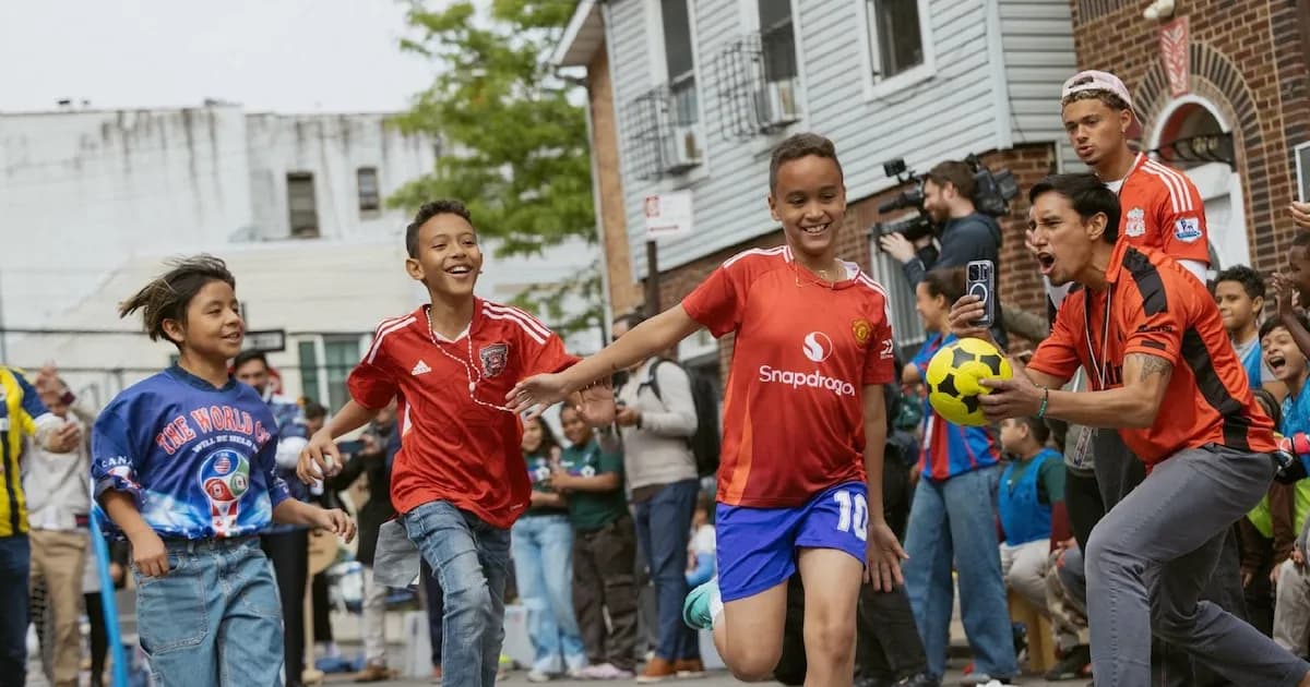 Nueva York transforma calles escolares en canchas de fútbol para el Mundial 2026