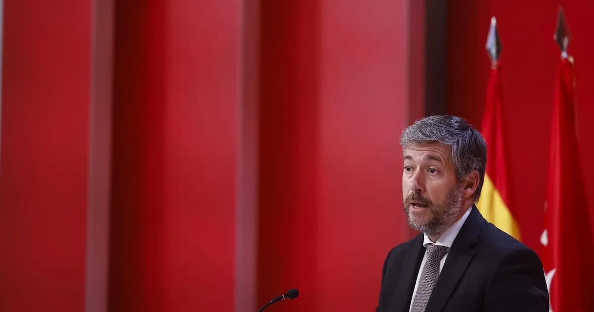 El Gobierno de España, bajo fuego por la seguridad de Ayuso en México