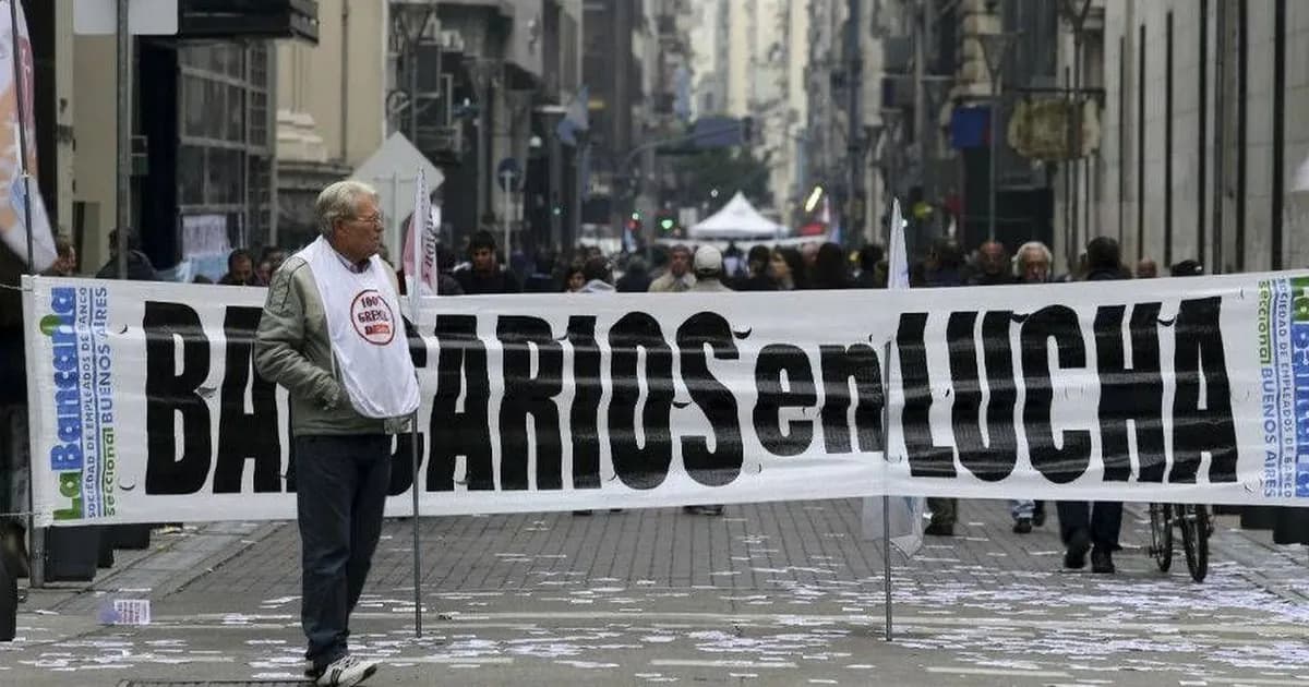 Paro bancario afecta atención en sucursales: qué esperar el 13 de mayo