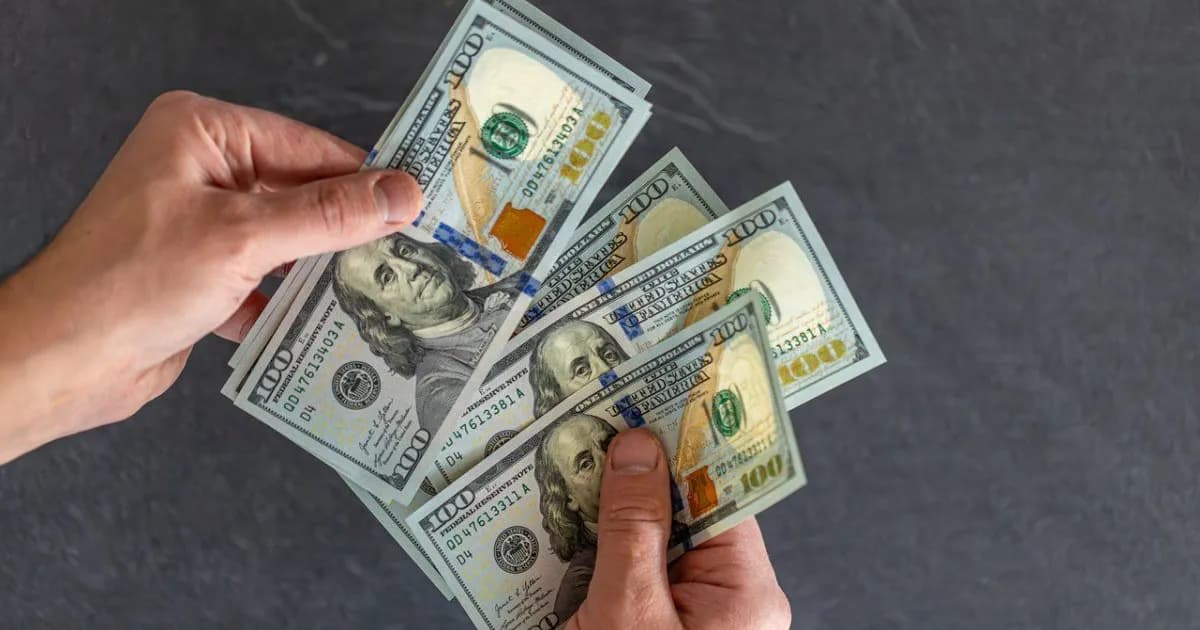 El dólar blue sigue en alza y se amplía la brecha con el oficial en un contexto de calma cambiaria
