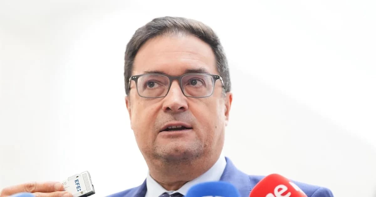 Óscar López critica a Ayuso por su 'circo de Sol' y su falta de vergüenza