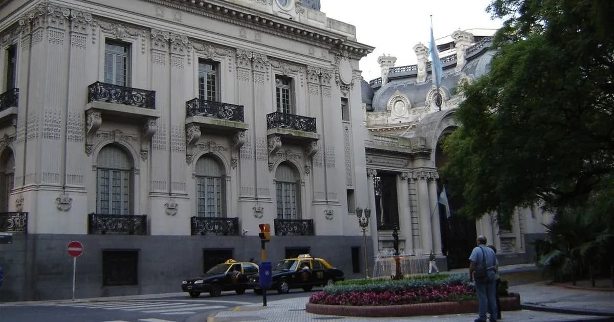 Argentina y siete países más respaldan al Gobierno boliviano en medio de crisis