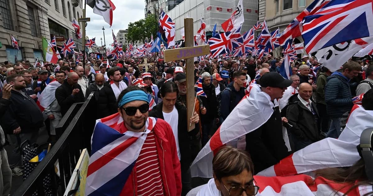 Crisis en Londres: 43 detenidos en manifestaciones por Palestina y de extrema derecha
