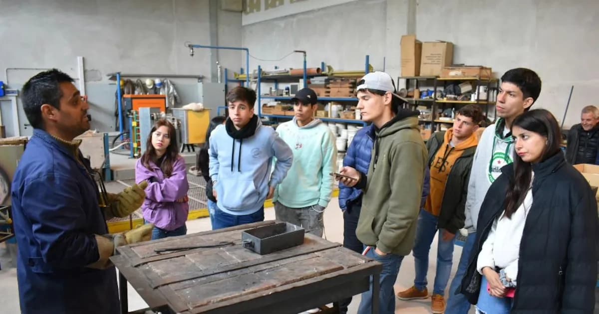 La secundaria se transforma en puente hacia el mundo laboral en varias provincias argentinas