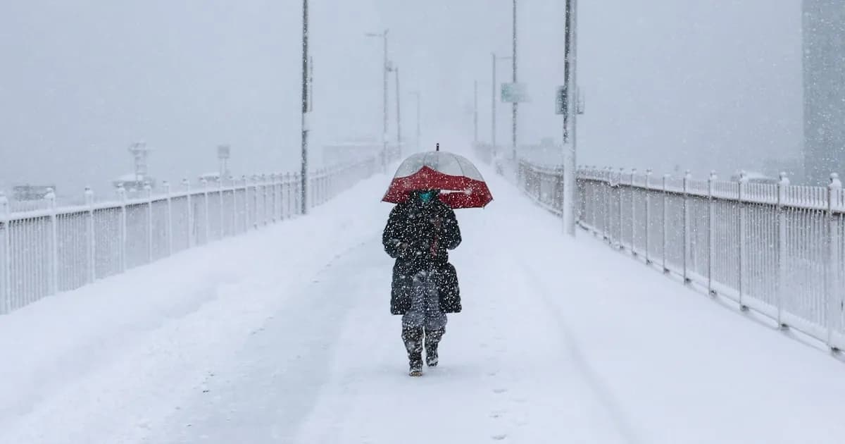 Ciclón bomba azota el noreste de EE.UU. y complica la recuperación de servicios