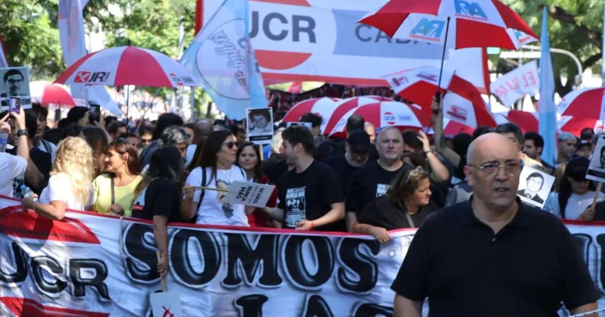 La UCR propone una alternativa democrática en un contexto de crisis social y política