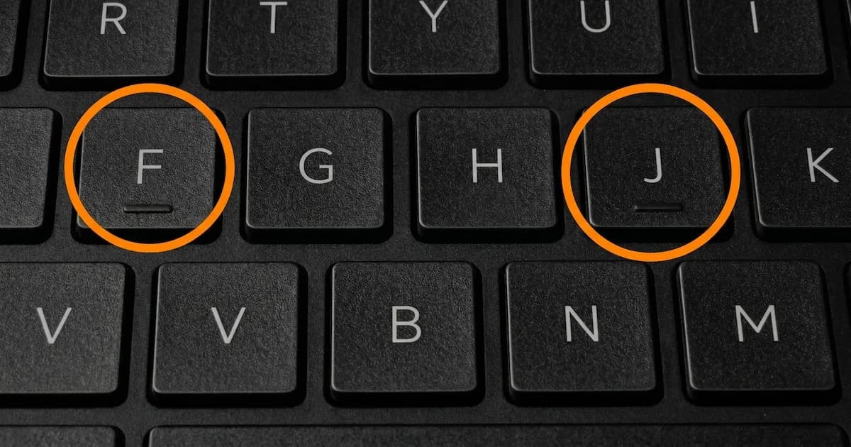 La importancia de las marcas en las teclas F y J para mejorar tu escritura