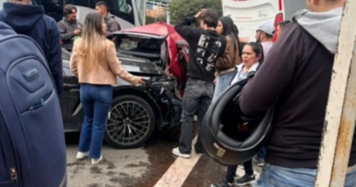 Accidente en la autopista Norte de Bogotá provoca congestión y rescate de un atrapado