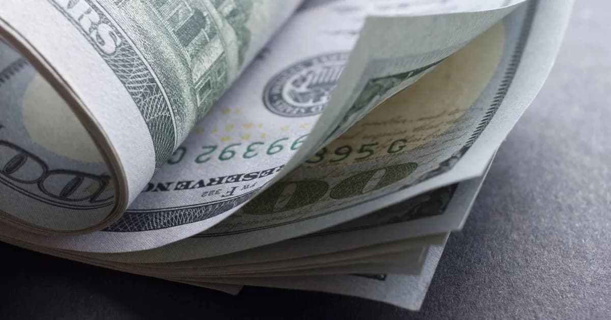 El dólar blue aumenta y se mantiene como el más estable en febrero