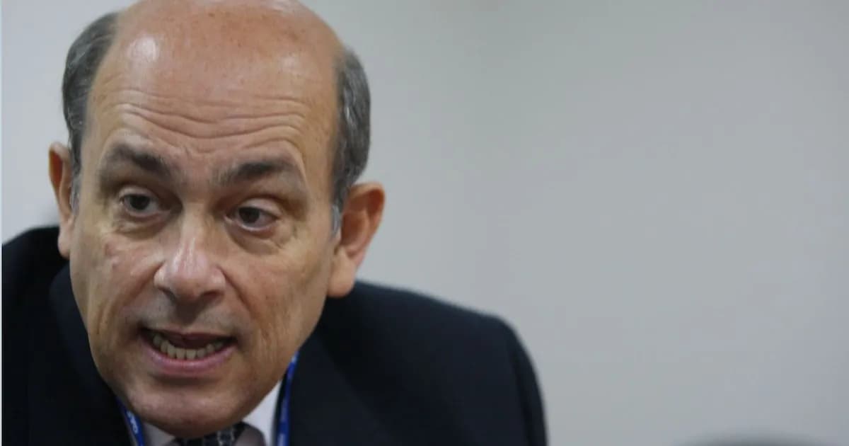 Hugo de Zela reafirma su liderazgo como canciller en Perú durante gobierno de transición