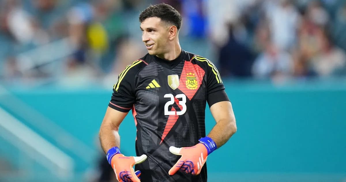 Competencia: Los expedientes secretos de Dibu Martínez: el gesto que lo hizo arquero de Selección y la atajada que sorprendió a la FIFA