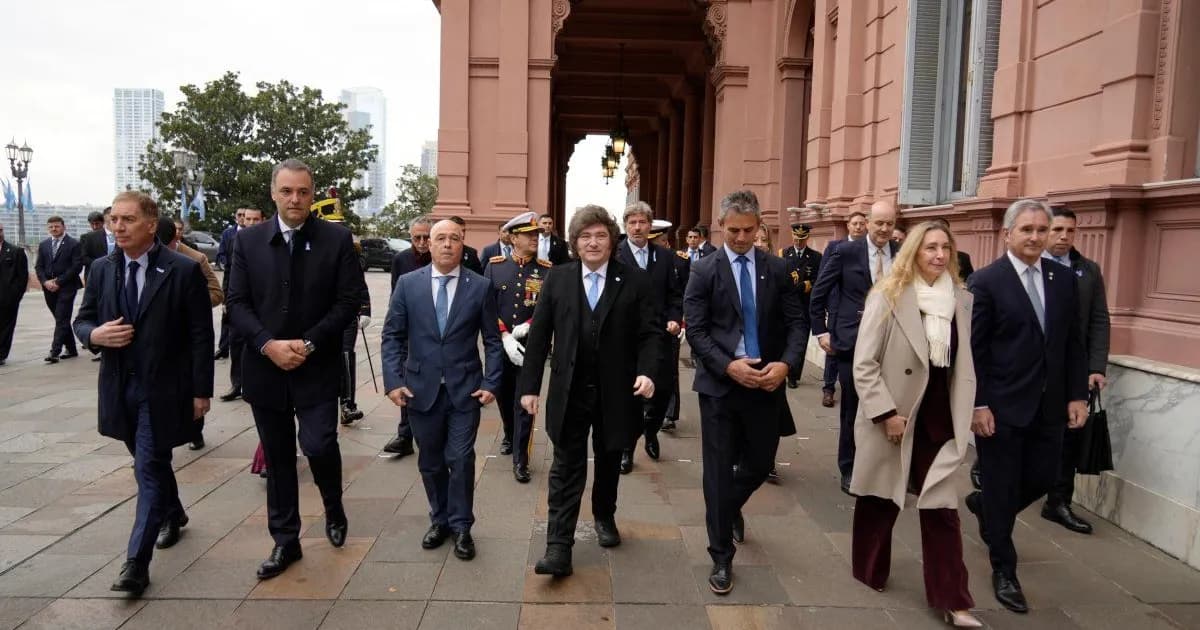 El Gobierno confía en el Mundial 2026 y la visita del Papa para calmar tensiones internas