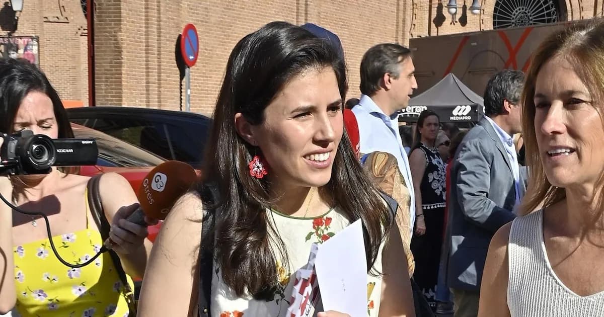 Teresa Urquijo aborda rumores de embarazo en su aparición en Las Ventas junto a Martínez-Almeida