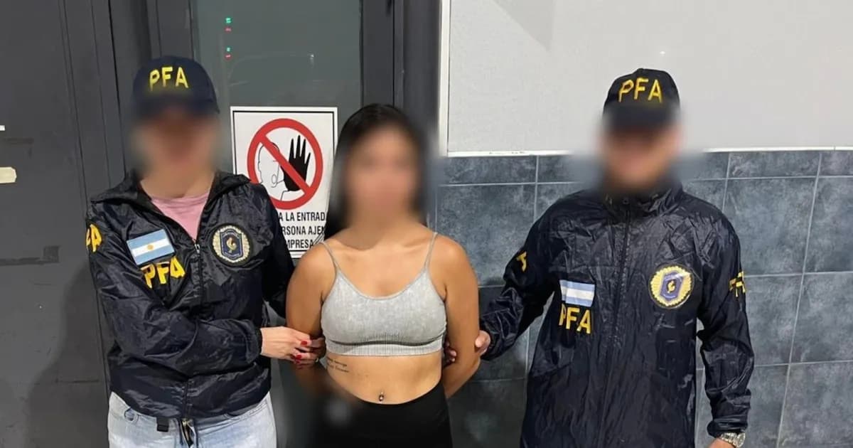 Detienen a joven acusada de robar dinero de su trabajo antes de escapar a Mar del Plata