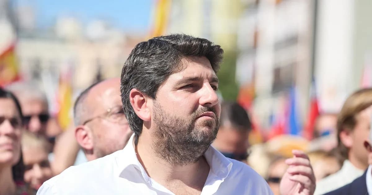 López Miras denuncia el 'paletismo xenofóbico' en declaraciones de ERC sobre Murcia