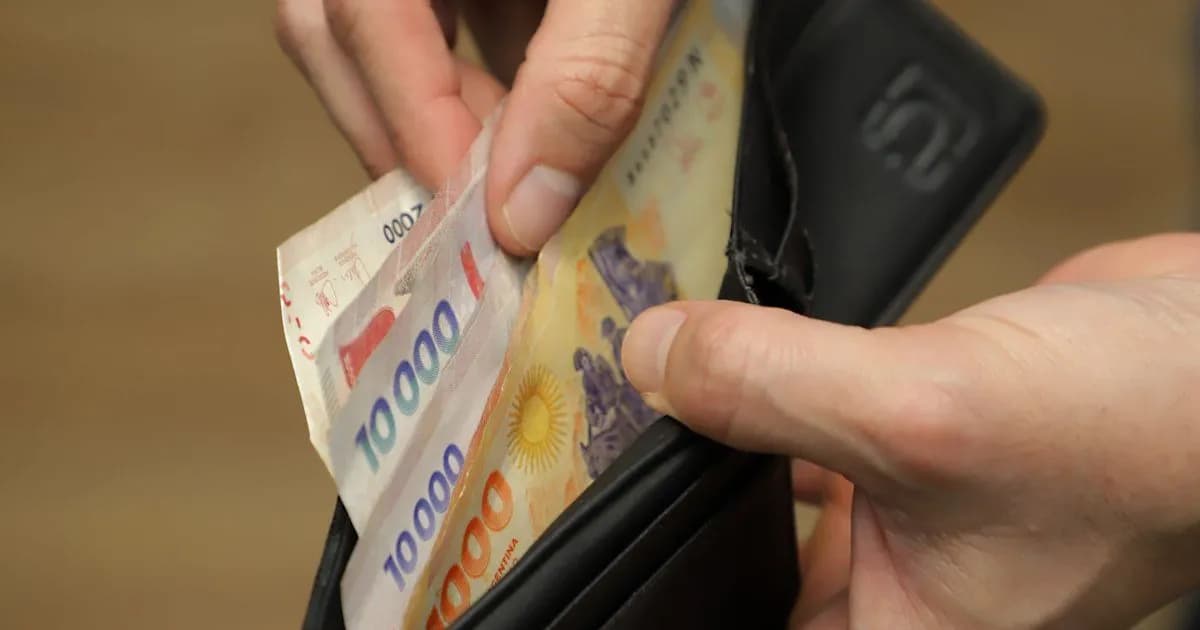 El aguinaldo 2026: deudas y dólares, las prioridades de los argentinos