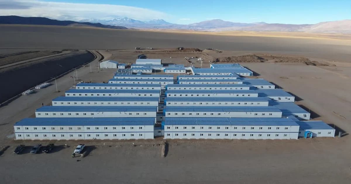 Controversia por megaproyecto minero que importará ciudad para trabajadores desde China