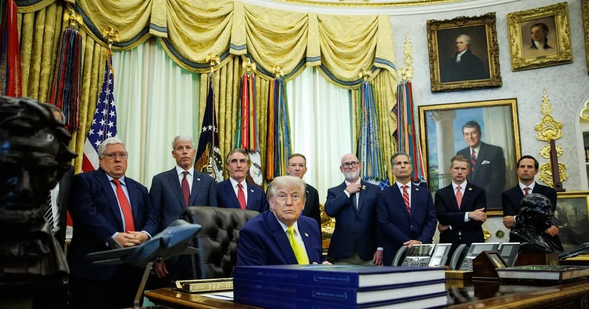 Un juez anula la tarifa de USD 100.000 para visas H-1B impuesta por Trump