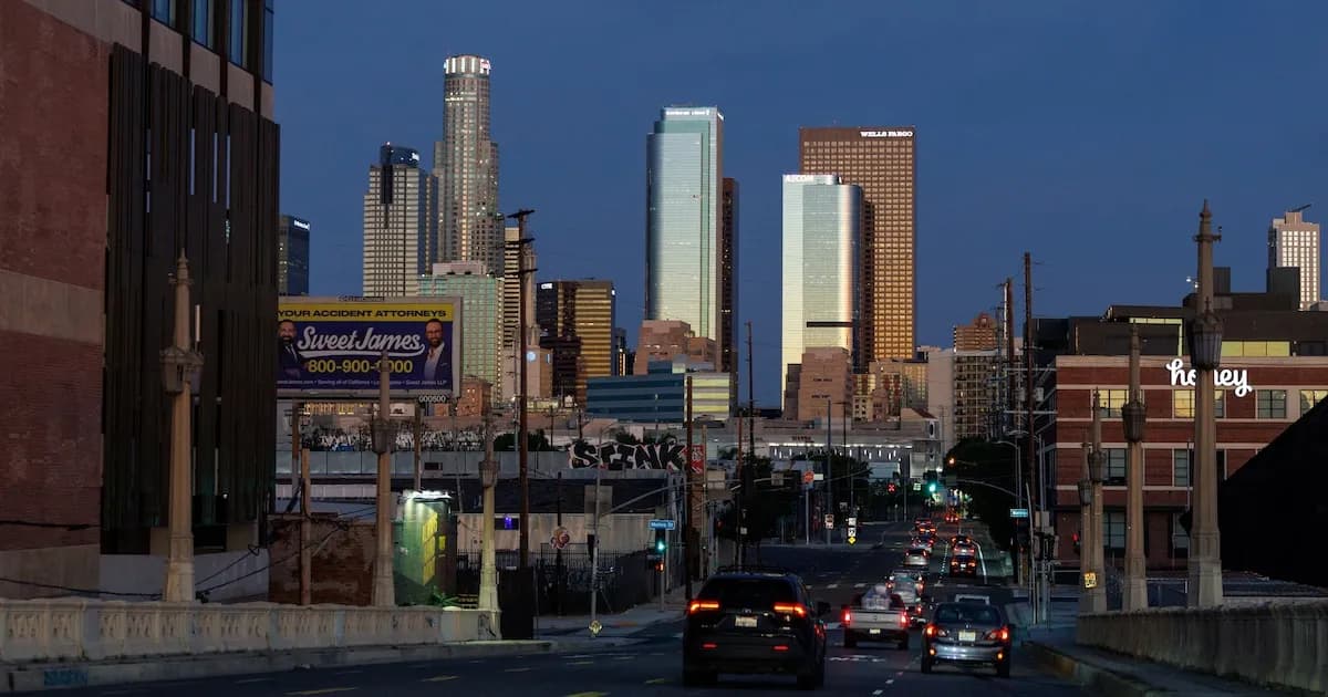 California promulga ley que facilita la construcción de un millón de viviendas cerca del transporte