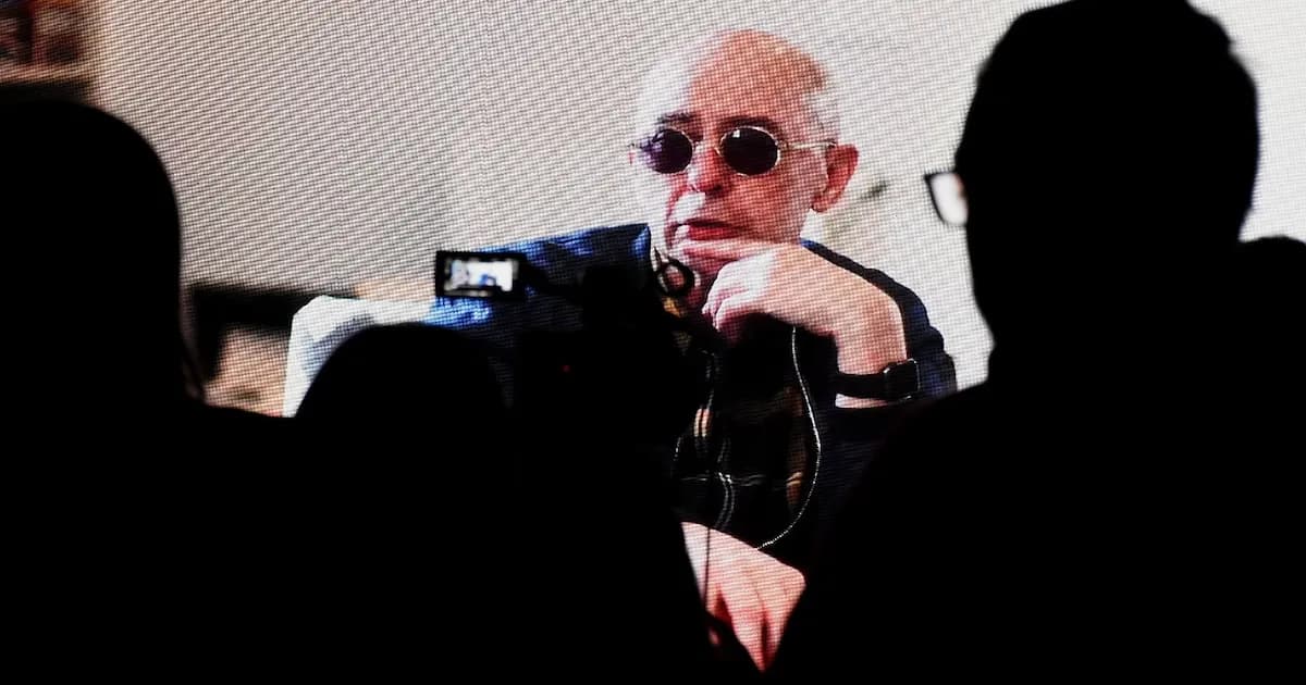 Indio Solari: “Es muy difícil que la gente te transforme en una especie de muñeco diseñado por su necesidad”