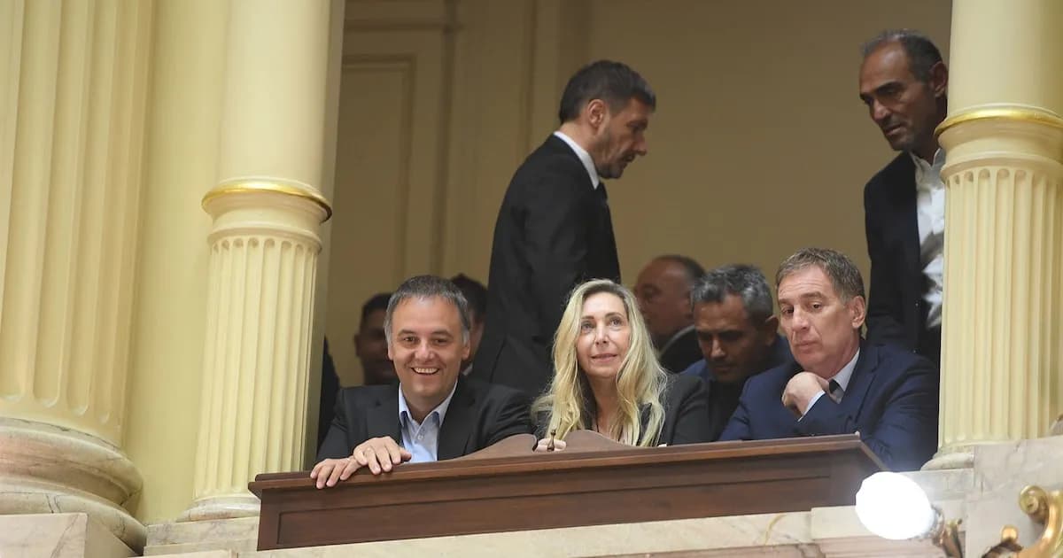 Milei enfrenta un dilema: ¿defender a Adorni o complicar su agenda gubernamental?