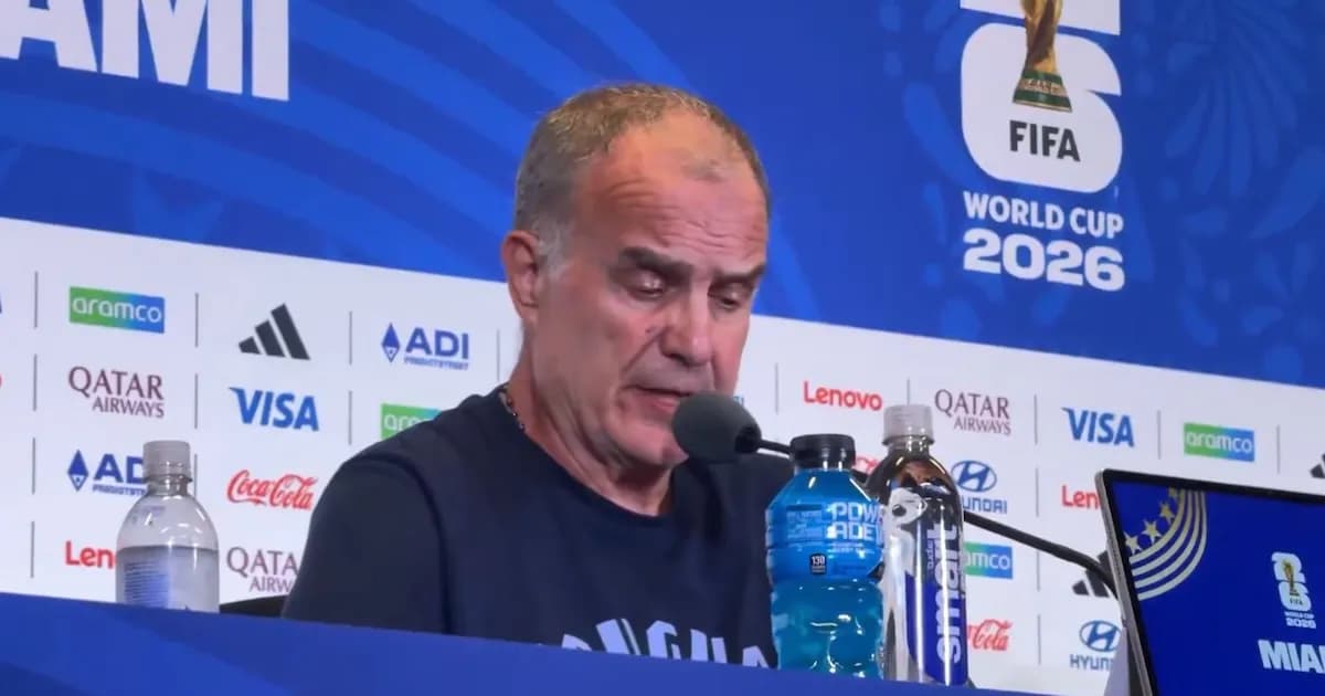 Bielsa habla sobre el debut de Uruguay en el Mundial: retrasos, lesiones y desafíos ante Arabia Saudita
