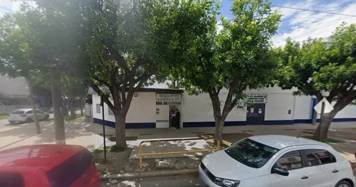 Tiroteo en escuela de Villa Gobernador Gálvez: un niño descubre balas en la vereda