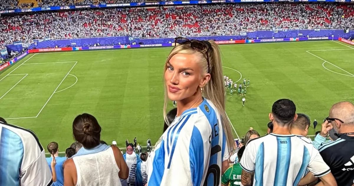 Kelci-Rose Bowers, la novia de Marcos Senesi, vibra como hincha en el Mundial 2026