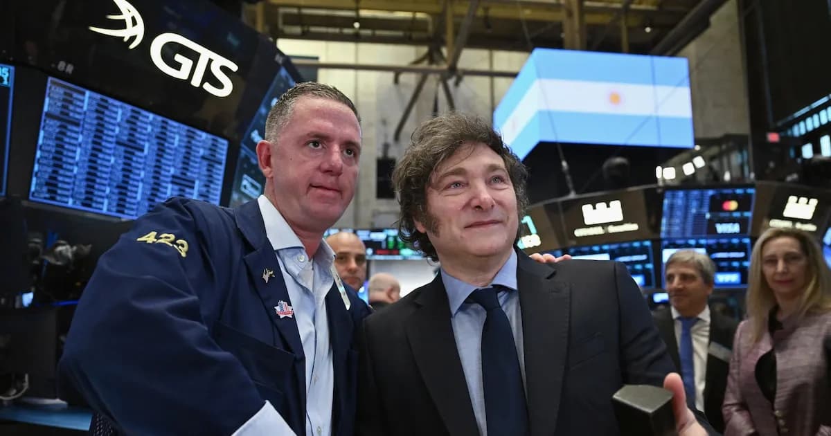 Argentina avanza hacia una mejora en su calificación de deuda: impacto en el mercado de bonos