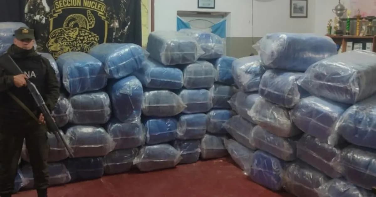 Gendarmería incauta más de mil kilos de hojas de coca y 22 mil paquetes de cigarrillos en Salta